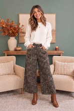 Load image into Gallery viewer, Wild Side Wide Leg Leopard Cargo Pants