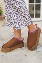 Load image into Gallery viewer, Chestnut Suede Contrast Print Plush Lined Snow Boots
