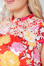 Load image into Gallery viewer, ANDREE BY UNIT- Among the Flowers Floral Top