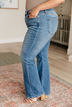 Load image into Gallery viewer, JUDY BLUE- Genevieve Mid Rise Vintage Bootcut Jeans