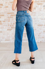 Load image into Gallery viewer, JUDY BLUE- Hayes High Rise Wide Leg Crop Jeans