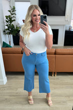 Load image into Gallery viewer, JUDY BLUE- Lisa High Rise Control Top Wide Leg Crop Jeans in Sky Blue