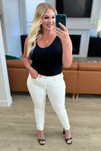Load image into Gallery viewer, JUDY BLUE- Maddie Mid Rise Braided Side Seam Relaxed Jeans