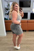 Load image into Gallery viewer, JUDY BLUE- Greyson High Rise Button Fly Cuffed Shorts in Grey