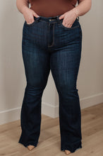Load image into Gallery viewer, JUDY BLUE- Jane High Rise Raw Hem Flare