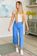 Load image into Gallery viewer, JUDY BLUE- Lisa High Rise Control Top Wide Leg Crop Jeans in Sky Blue