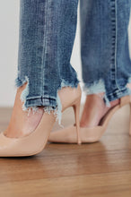 Load image into Gallery viewer, JUDY BLUE- O'Hara Destroyed Straight Jeans