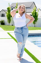 Load image into Gallery viewer, Sam Mid Rise Star Pocket Boyfriend Jeans BY JUDY BLUE