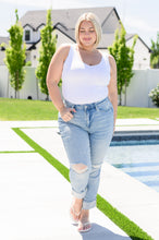 Load image into Gallery viewer, Sam Mid Rise Star Pocket Boyfriend Jeans BY JUDY BLUE