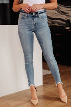 Load image into Gallery viewer, JUDY BLUE- Sherry Mid Rise Release Waistband Detail Skinny