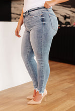 Load image into Gallery viewer, JUDY BLUE- Sherry Mid Rise Release Waistband Detail Skinny