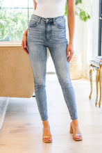 Load image into Gallery viewer, RESTOCK!! - Judy Blue Veronica High Rise Control Top Vintage Skinny Jeans