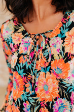 Load image into Gallery viewer, DEAR SCARLETT- Willow Bell Sleeve Top in Black and Persimmon Floral