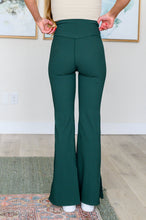 Load image into Gallery viewer, RAE MODE- Work it All Out Crossover Flare Leggings