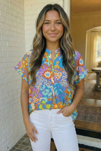 Load image into Gallery viewer, Garden Party Ready Floral Button Top