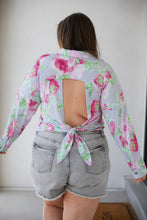 Load image into Gallery viewer, SEW IN LOVE- Thinking on It Open Back Floral Top