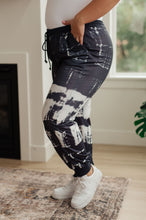 Load image into Gallery viewer, SP24- Can't Tie Me Down Joggers (Reg & Curvy)