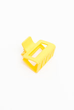 Load image into Gallery viewer, Claw Clip Set of 4 in Lemon
