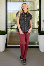 Load image into Gallery viewer, Cool and Carefree Denim Button Down (Reg & Curvy)