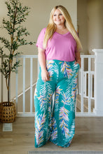 Load image into Gallery viewer, Hawaiiana Floral Print Pants