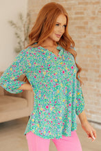 Load image into Gallery viewer, DEAR SCARLETT- Lizzy Top in Emerald Floral