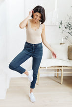 Load image into Gallery viewer, W23 Mid-Rise Relaxed Fit Mineral Wash Jeans
