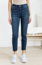 Load image into Gallery viewer, W23 Mid-Rise Relaxed Fit Mineral Wash Jeans