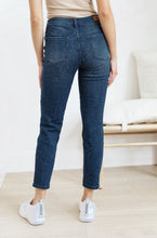 Load image into Gallery viewer, W23 Mid-Rise Relaxed Fit Mineral Wash Jeans