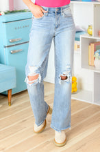 Load image into Gallery viewer, Rose High Rise 90's Straight Jeans in Light Wash