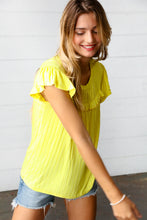 Load image into Gallery viewer, Yellow Wide Rib Frilled Short Sleeve Yoke Top
