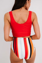 Load image into Gallery viewer, Black Sleeveless Fashion Print Tankini Set
