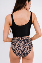 Load image into Gallery viewer, Black Sleeveless Fashion Print Tankini Set
