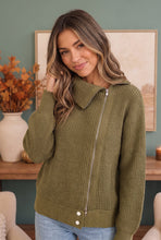 Load image into Gallery viewer, On Set Zip-Up Ribbed Sweater Jacket in Olive
