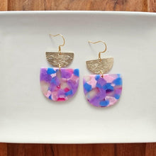 Load image into Gallery viewer, Spiffy &amp; Splendid- Harper Earrings - Cotton Candy
