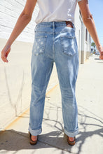 Load image into Gallery viewer, Judy Blue High-Rise Boyfriend Cuffed Hem Star Pocket Jeans
