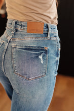 Load image into Gallery viewer, JUDY BLUE- Bree High Rise Control Top Distressed Straight Jeans
