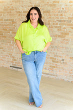 Load image into Gallery viewer, Bright Idea Button Down in Citrus- JODIFL

