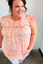 Load image into Gallery viewer, Peach Floral Print Frilled Short Sleeve Yoke Top
