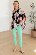 Load image into Gallery viewer, DEAR SCARLETT- Essential Blouse in Black Floral
