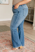 Load image into Gallery viewer, JUDY BLUE- Genevieve Mid Rise Vintage Bootcut Jeans
