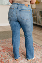 Load image into Gallery viewer, JUDY BLUE- Genevieve Mid Rise Vintage Bootcut Jeans
