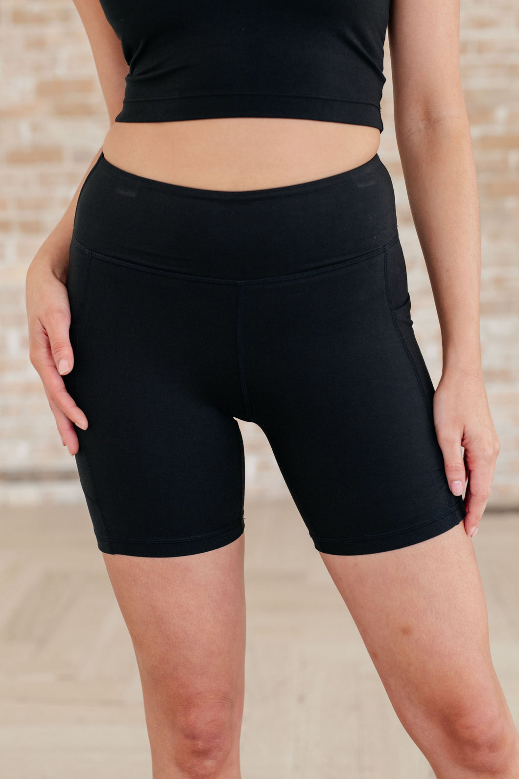 RAE MODE- Getting Active Biker Shorts in Black