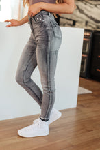 Load image into Gallery viewer, JUDY BLUE- Hadley High Rise Control Top Release Hem Skinny
