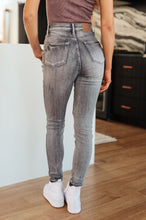 Load image into Gallery viewer, JUDY BLUE- Hadley High Rise Control Top Release Hem Skinny
