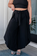 Load image into Gallery viewer, WHITE BIRCH- Holland Holiday Tulip Pants in Black
