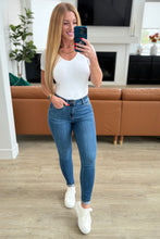 Load image into Gallery viewer, Daphne High Rise Skinny Jeans- JUDY BLUE
