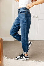 Load image into Gallery viewer, JUDY BLUE- London Midrise Cuffed Boyfriend Jeans
