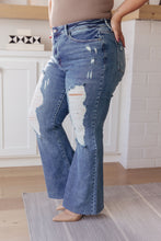Load image into Gallery viewer, JUDY BLUE- Kiana High Rise Heavy Destroy Flare
