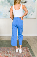 Load image into Gallery viewer, JUDY BLUE- Lisa High Rise Control Top Wide Leg Crop Jeans in Sky Blue

