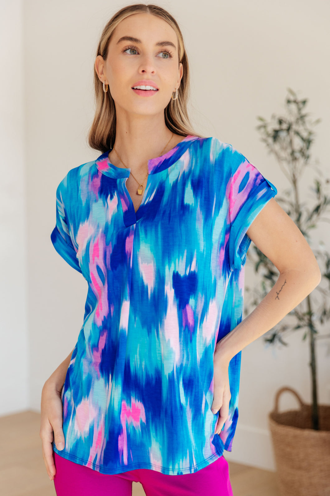 DEAR SCARLETT-  Lizzy Cap Sleeve Top in Royal Brush Strokes